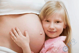 巧克力囊肿后输卵管闭塞，泰国试管婴儿助成好孕妈妈